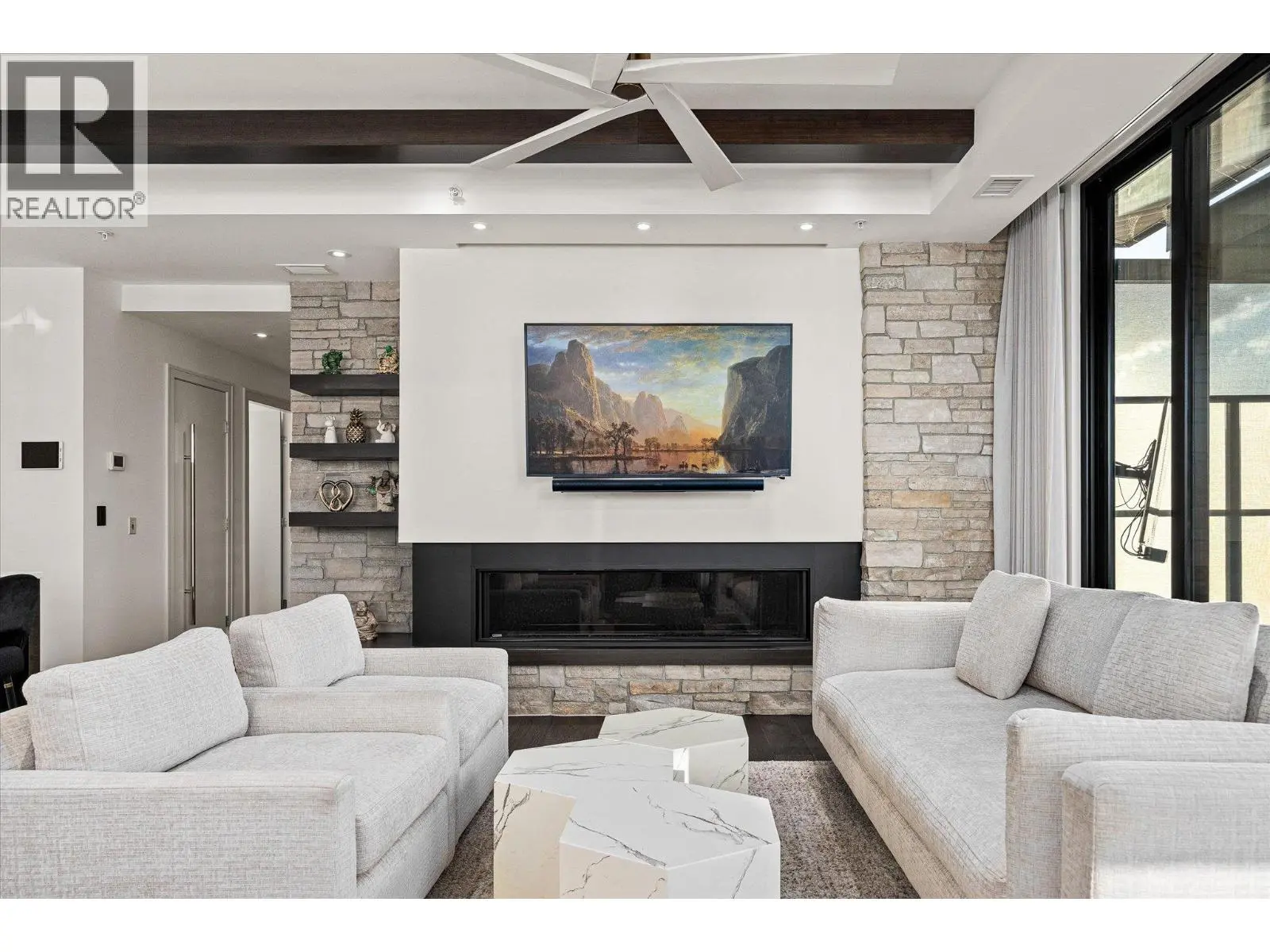 460 Groves Avenue Unit# 602. Kelowna, British Columbia