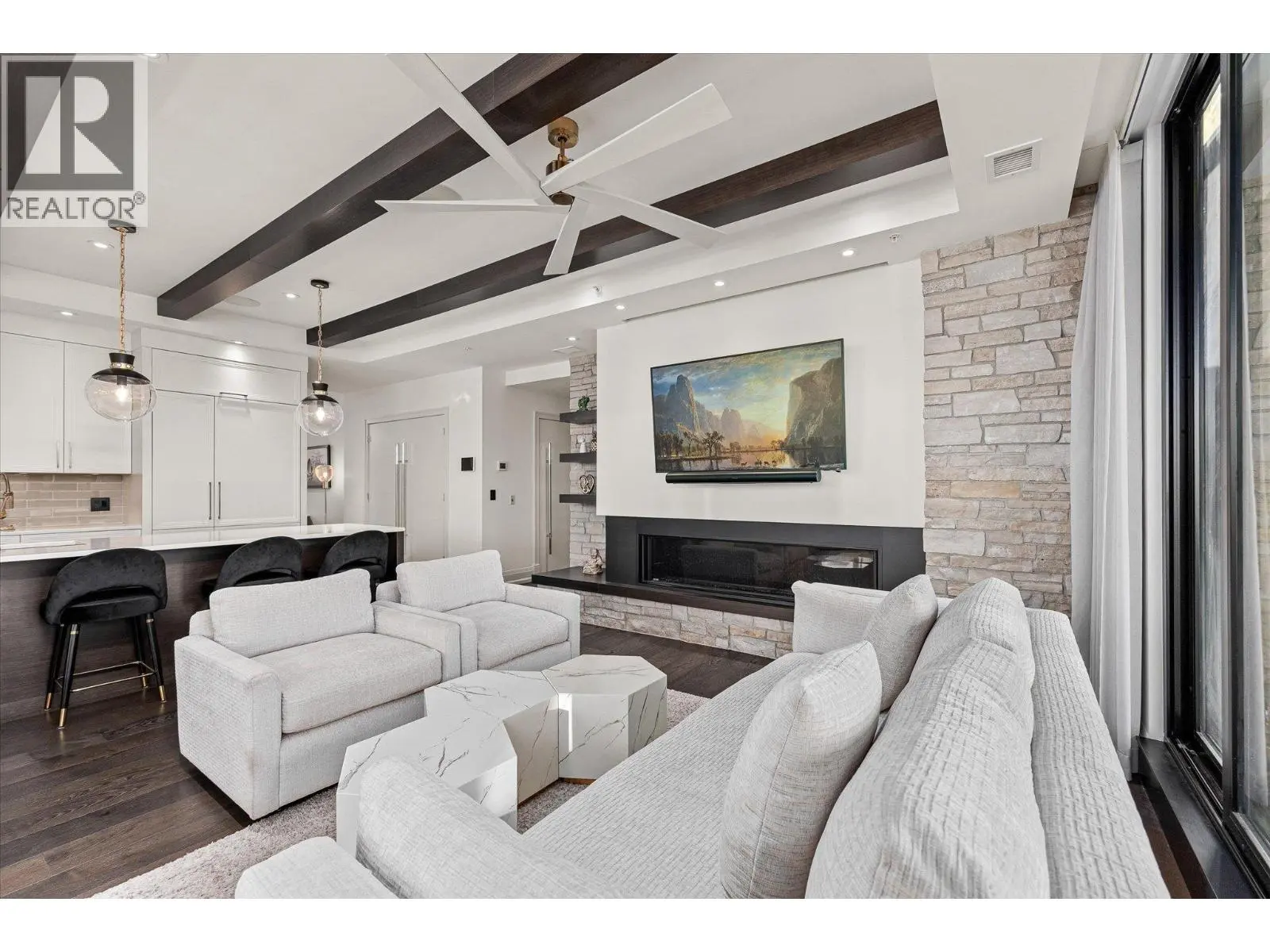 460 Groves Avenue Unit# 602. Kelowna, British Columbia