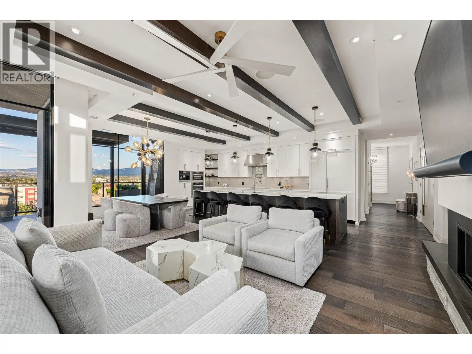 460 Groves Avenue Unit# 602. Kelowna, British Columbia