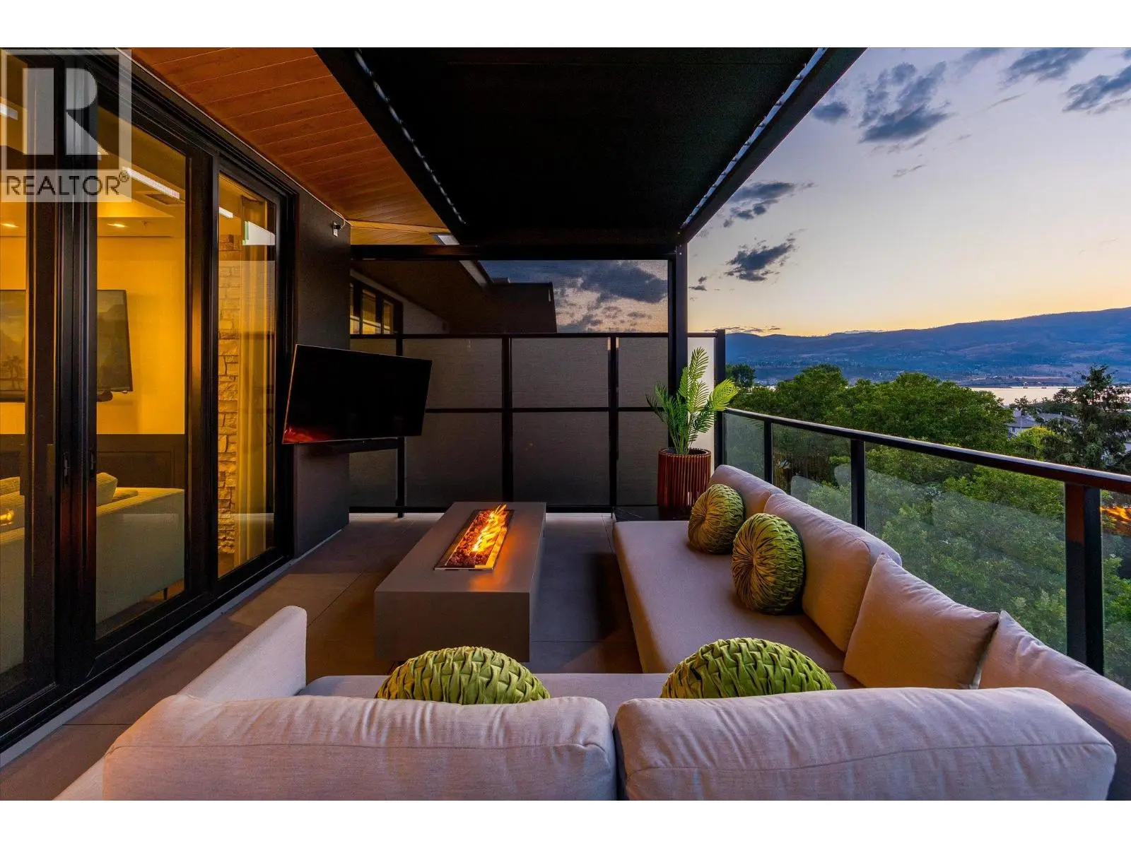 460 Groves Avenue Unit# 602. Kelowna, British Columbia