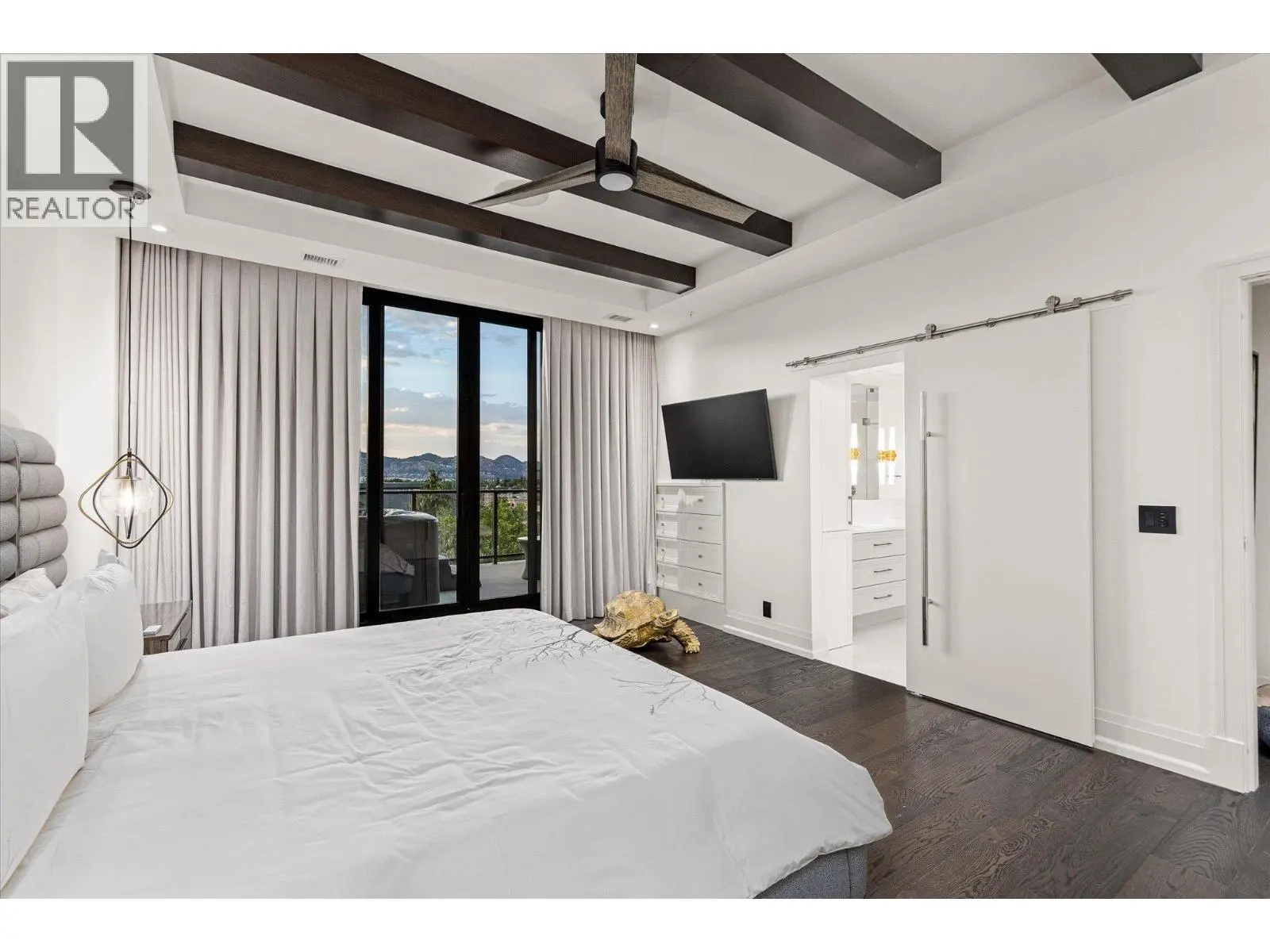 460 Groves Avenue Unit# 602. Kelowna, British Columbia