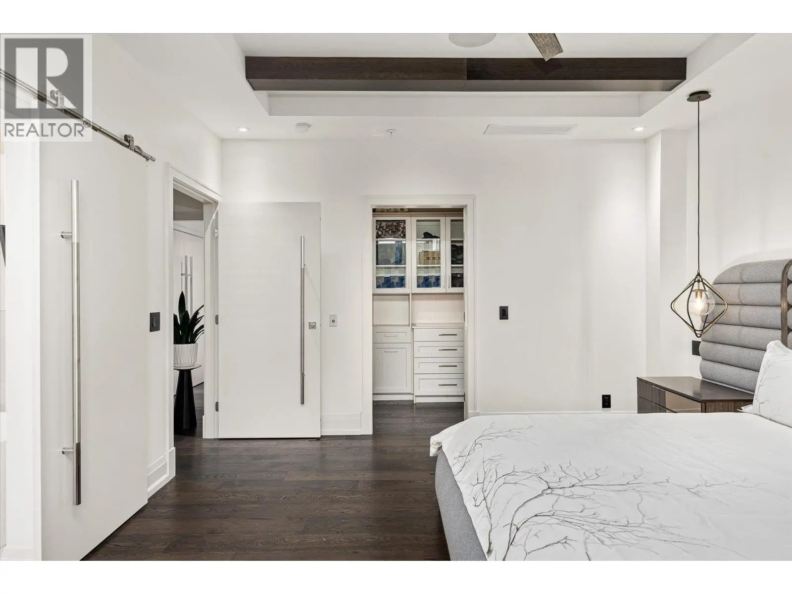 460 Groves Avenue Unit# 602. Kelowna, British Columbia