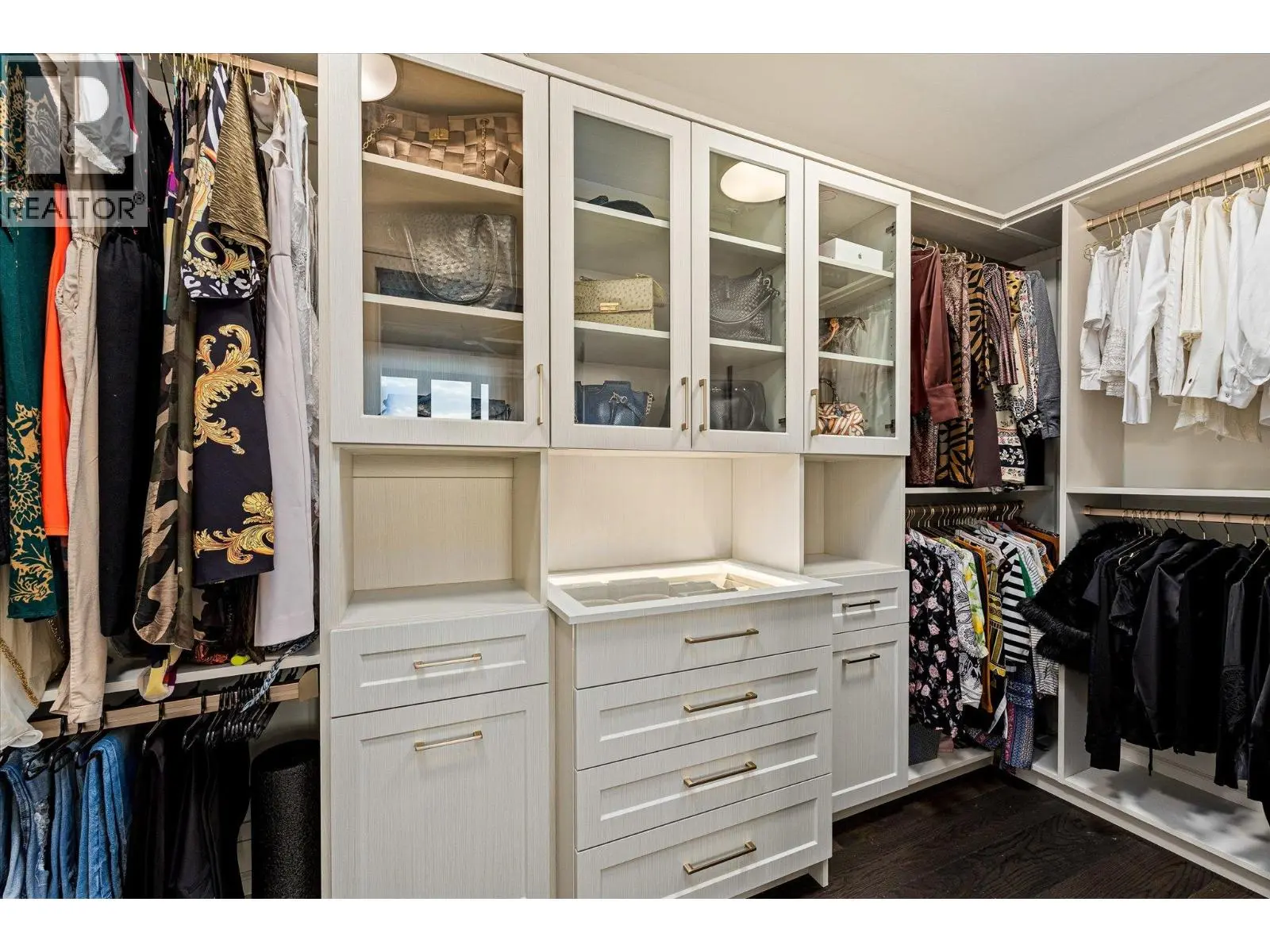 460 Groves Avenue Unit# 602. Kelowna, British Columbia