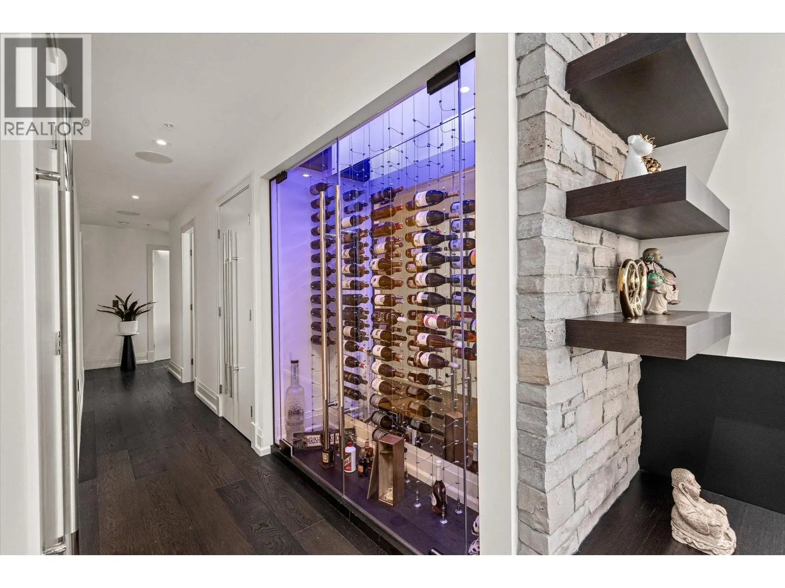 460 Groves Avenue Unit# 602. Kelowna, British Columbia