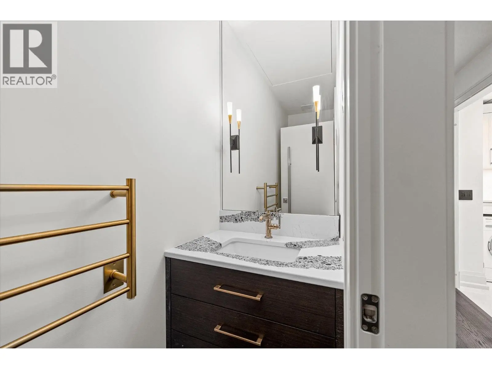 460 Groves Avenue Unit# 602. Kelowna, British Columbia