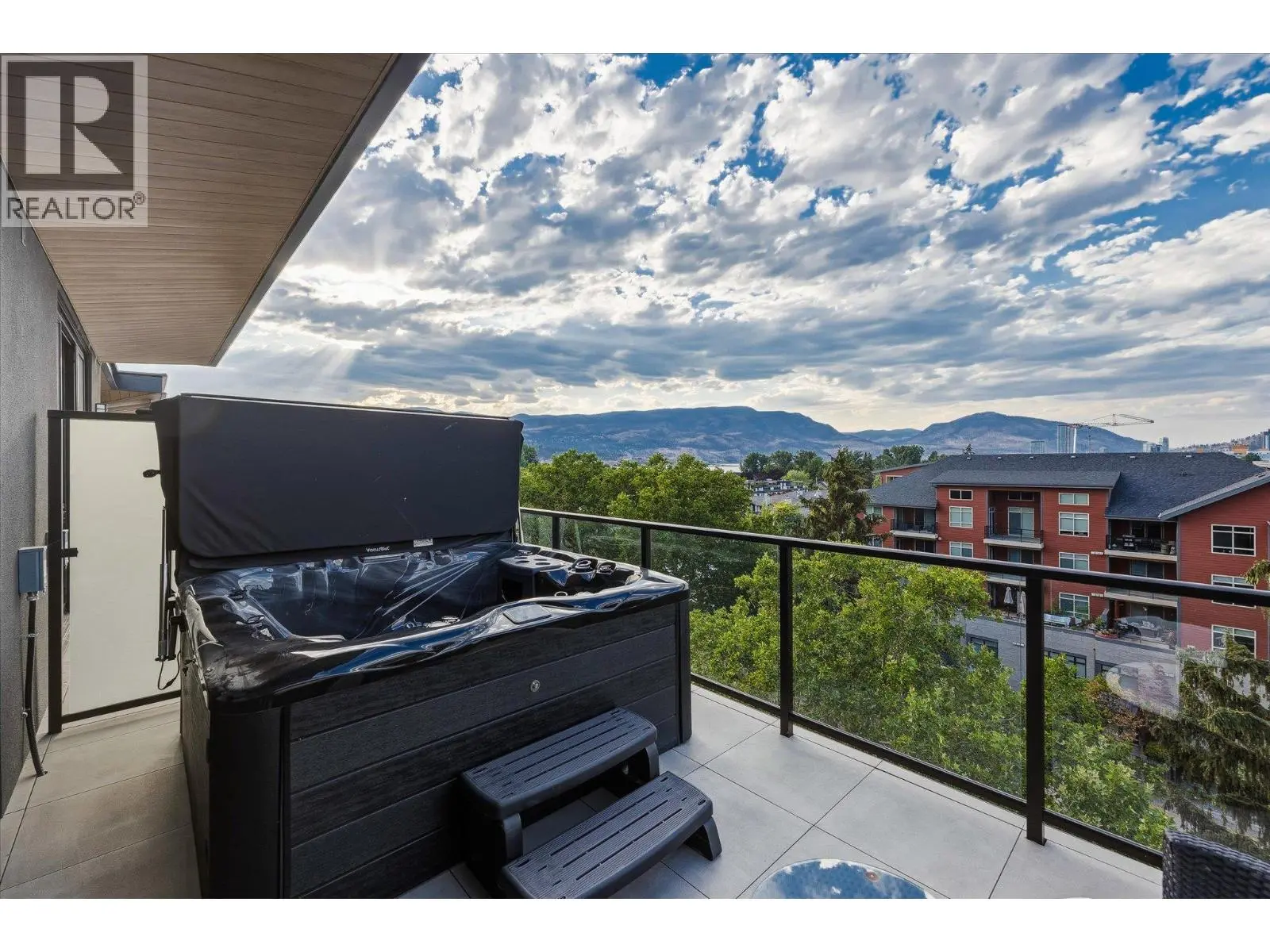 460 Groves Avenue Unit# 602. Kelowna, British Columbia