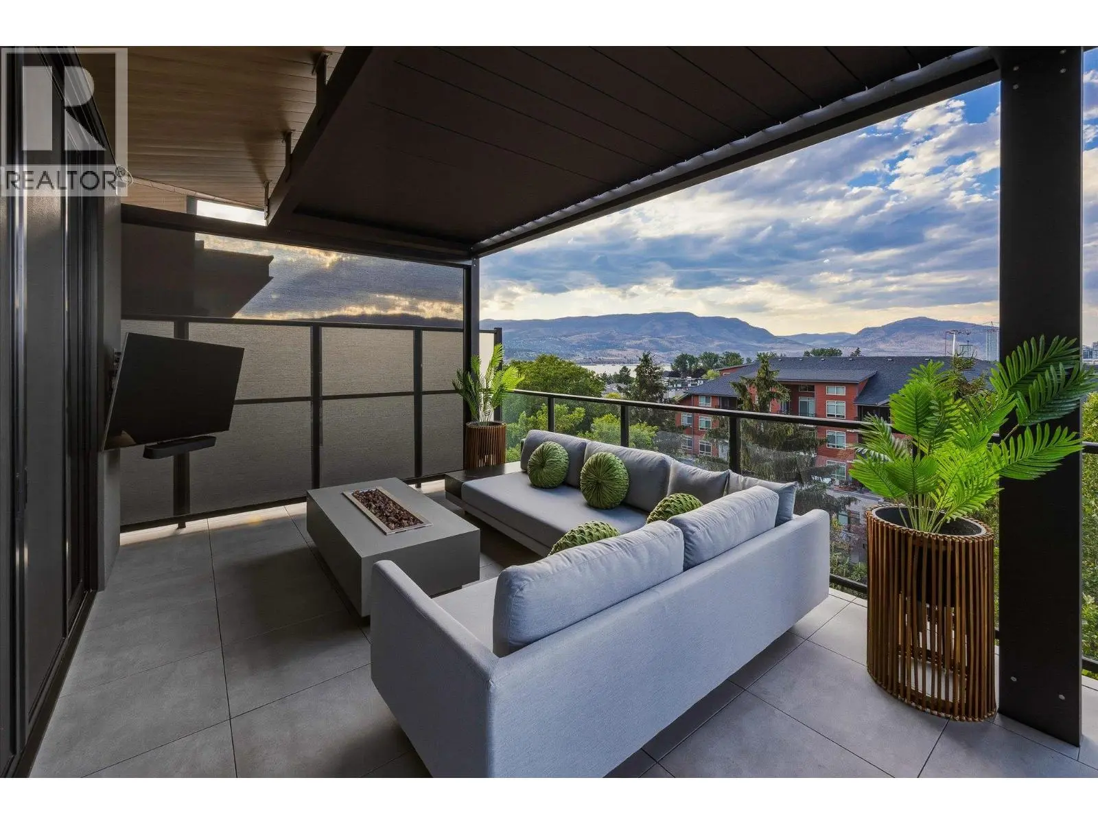 460 Groves Avenue Unit# 602. Kelowna, British Columbia