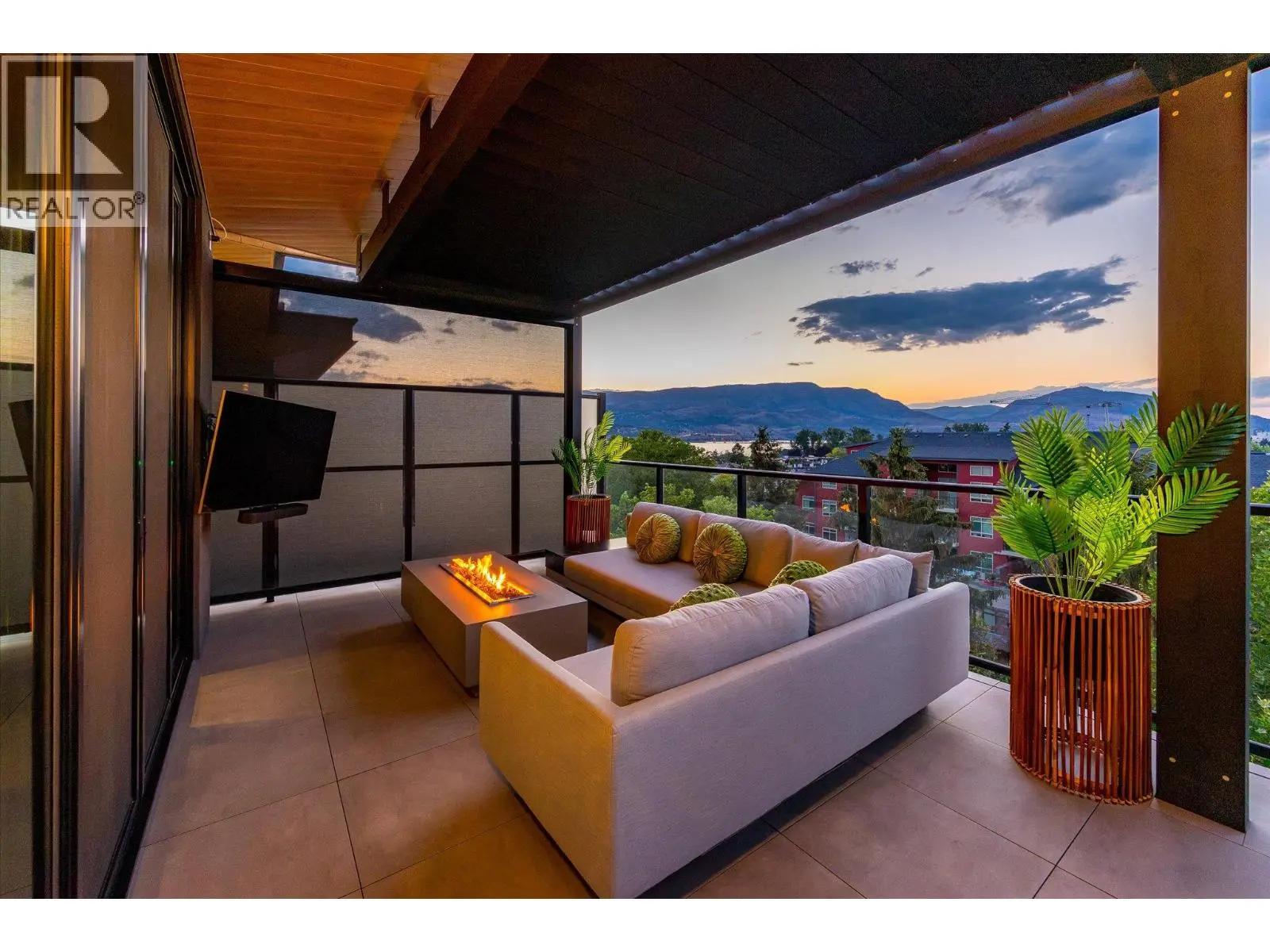 460 Groves Avenue Unit# 602. Kelowna, British Columbia