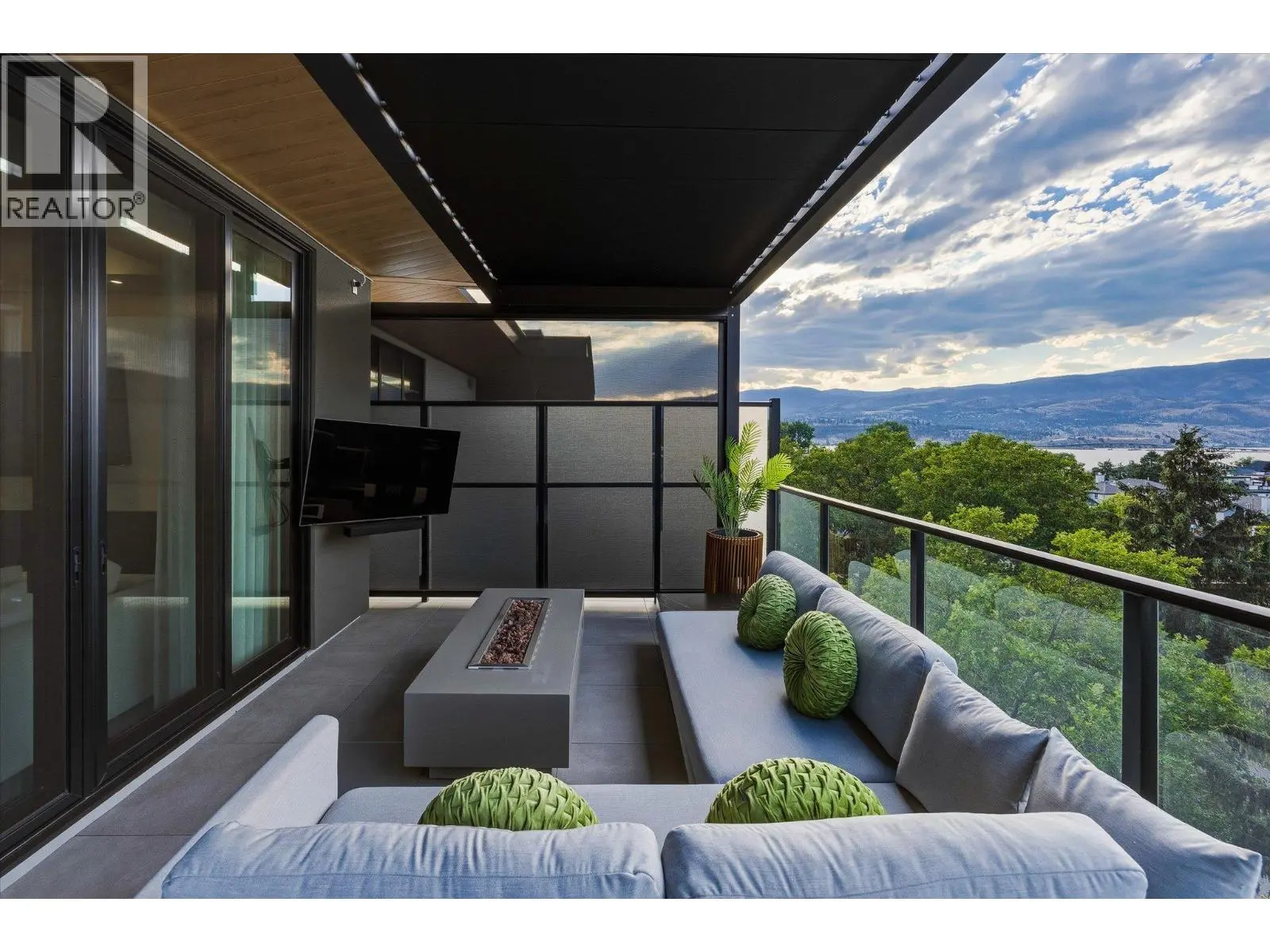 460 Groves Avenue Unit# 602. Kelowna, British Columbia