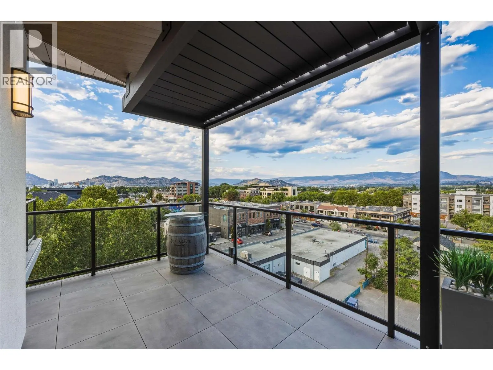 460 Groves Avenue Unit# 602. Kelowna, British Columbia