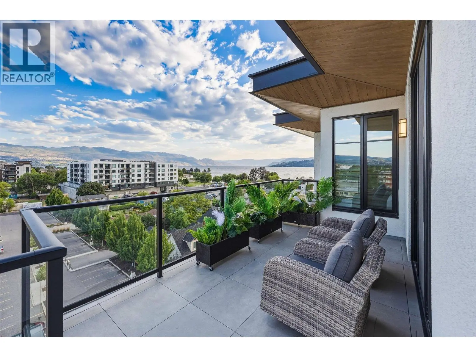460 Groves Avenue Unit# 602. Kelowna, British Columbia