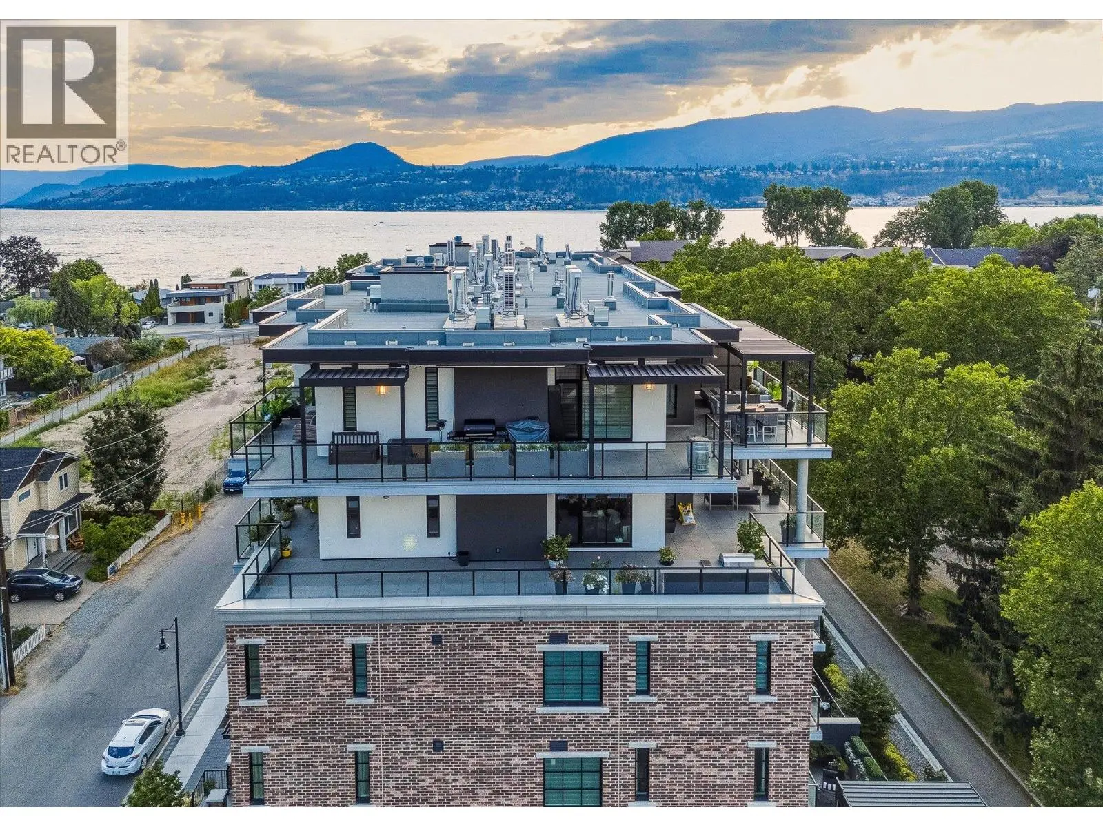 460 Groves Avenue Unit# 602. Kelowna, British Columbia