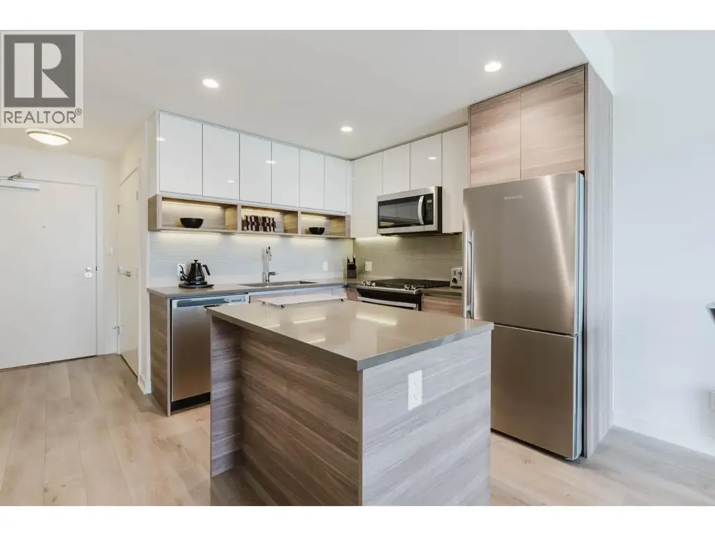 909 8850 University Crescent, Burnaby