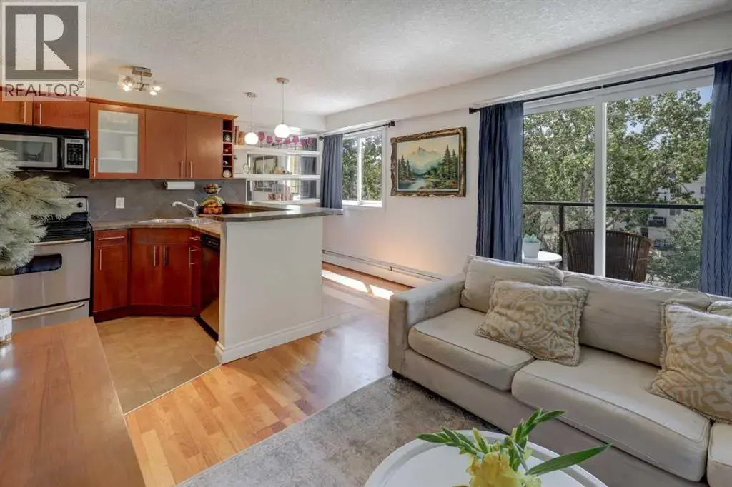 302, 2308 17b Street Sw, Calgary