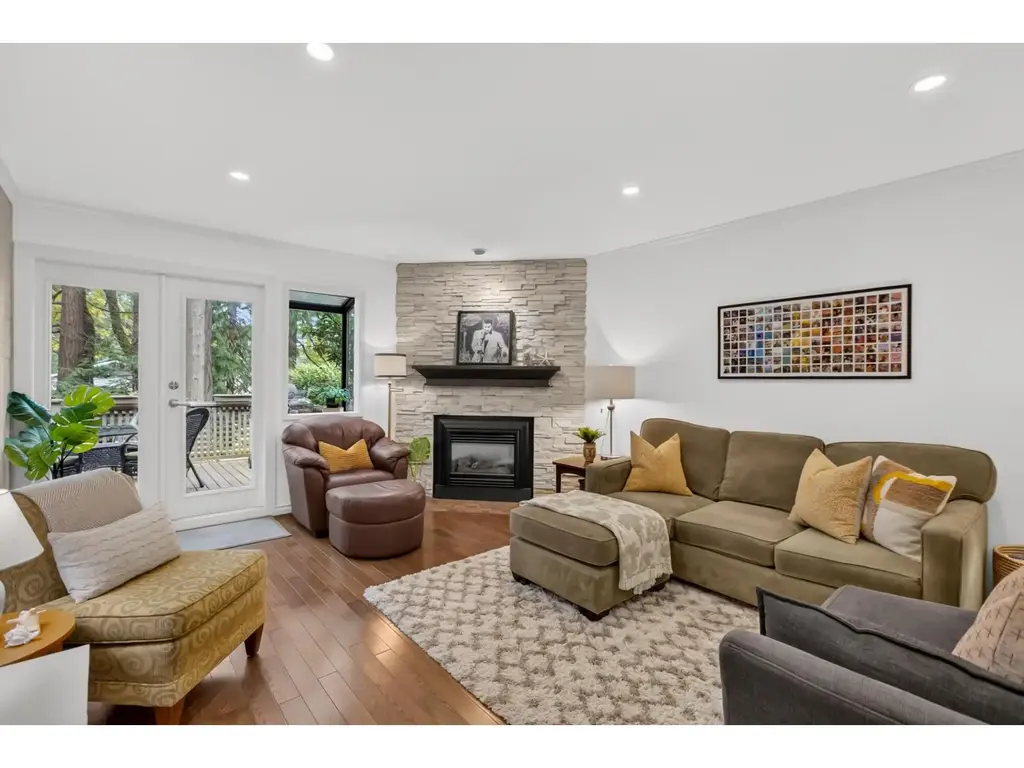 102 12741 16 Avenue, White Rock