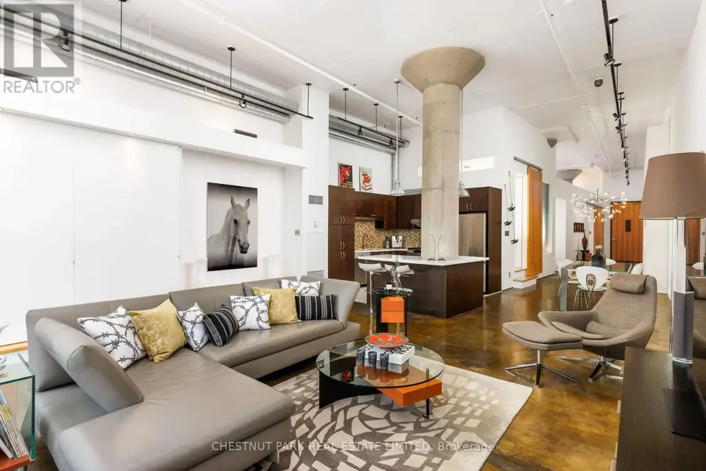 306 - 90 Sumach Street W, Toronto (Regent Park)