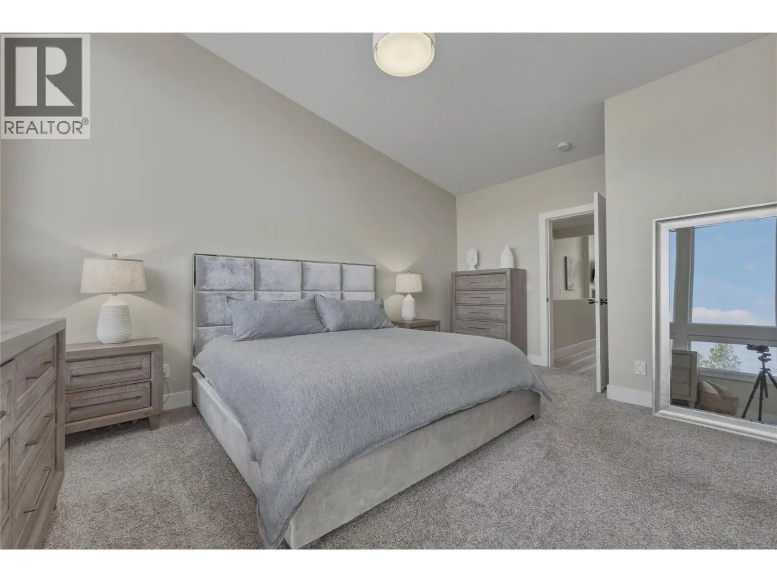 10282 Long Road. Lake Country, British Columbia