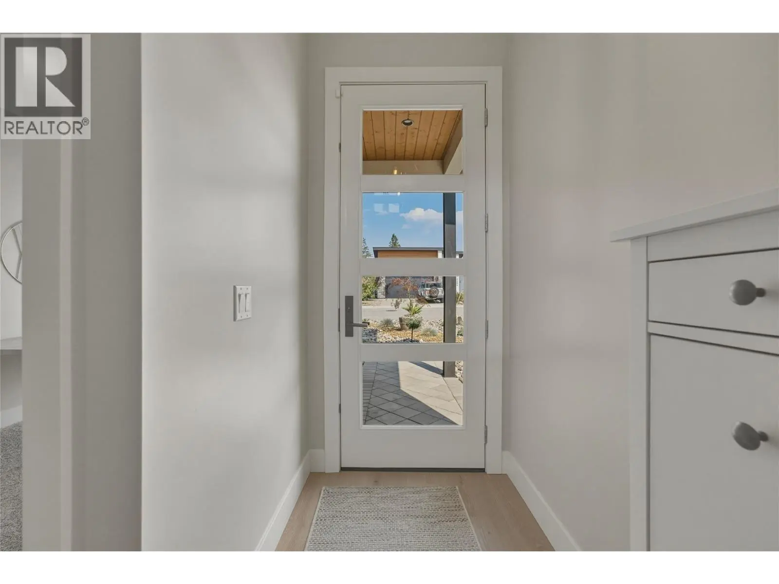 10282 Long Road. Lake Country, British Columbia
