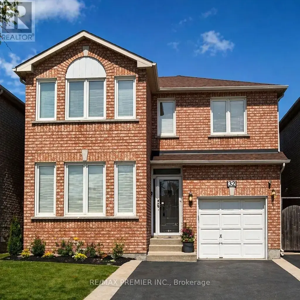 32 Stonebriar Drive, Vaughan (Maple)