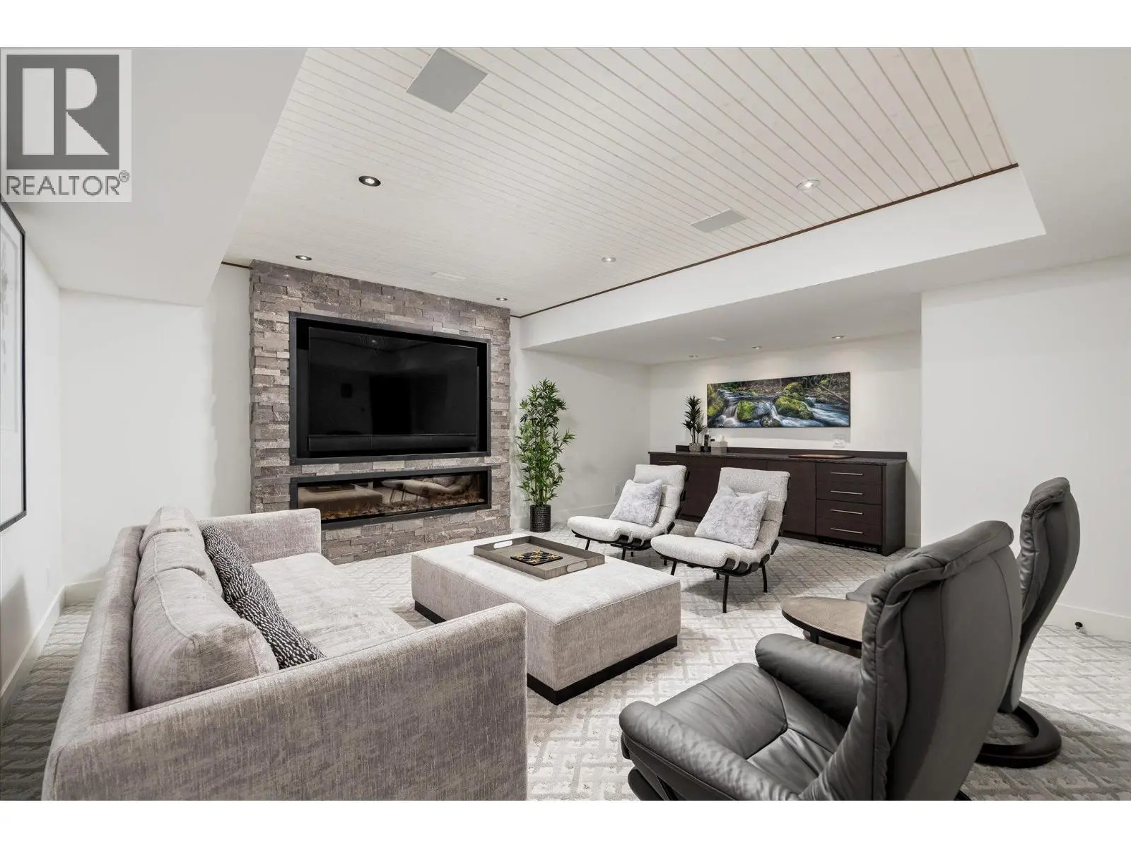 2463 Thacker Drive. West Kelowna, British Columbia