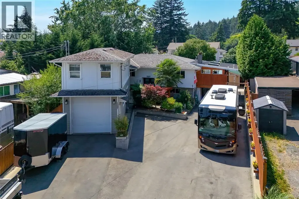 1327 Justine Pl, Langford