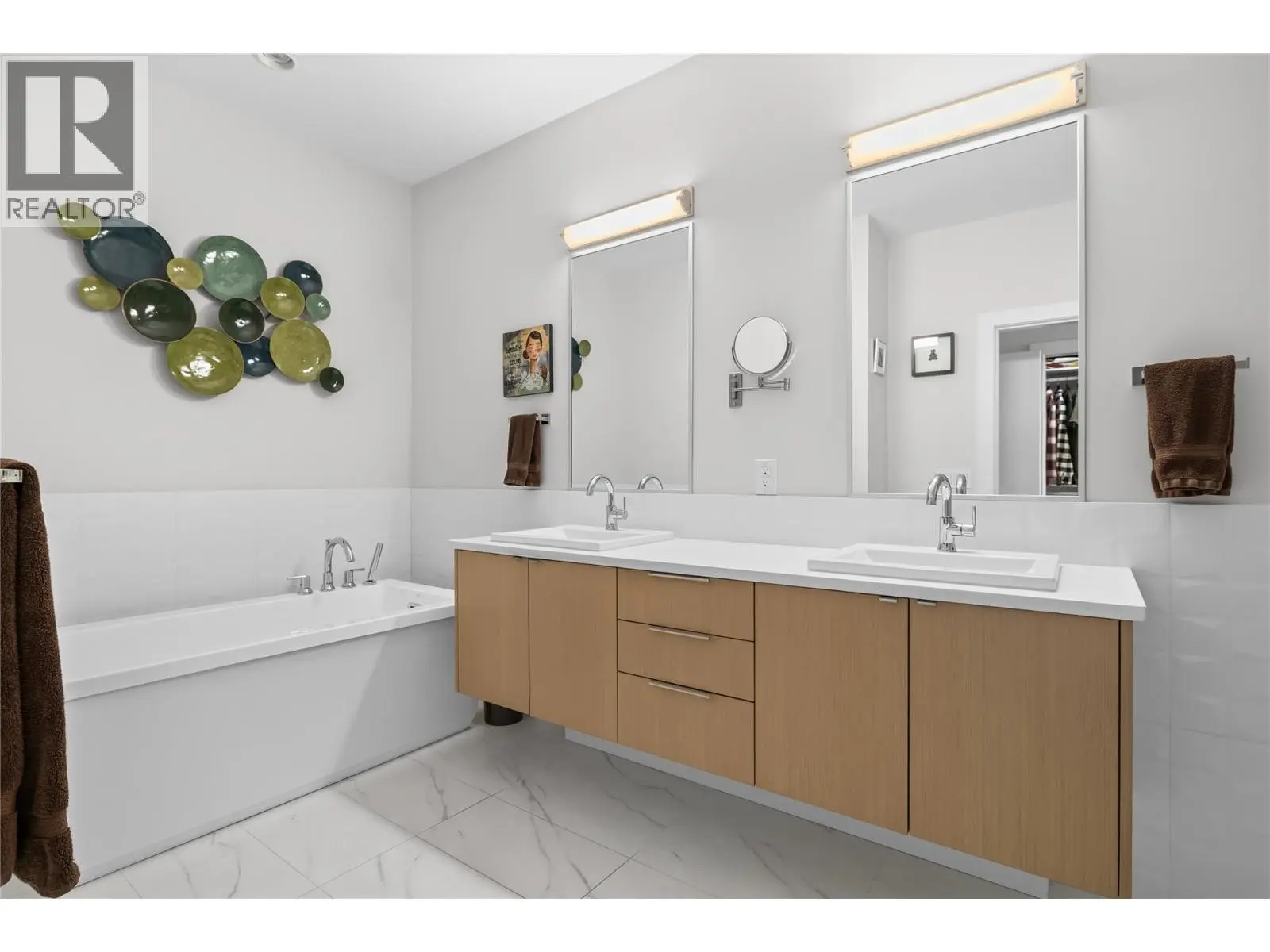 1349 Rocky Point Drive Unit# 6. Kelowna, British Columbia
