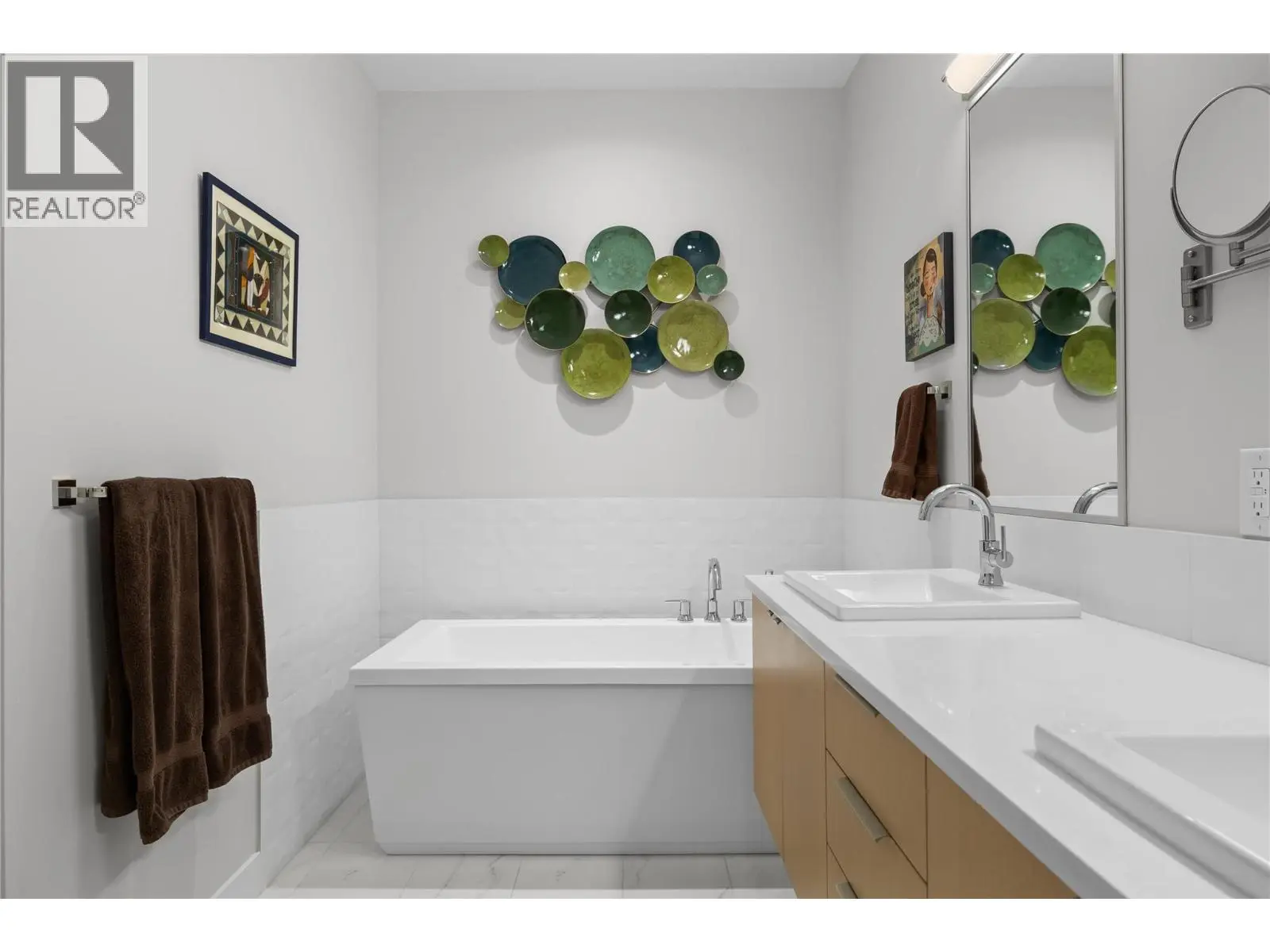1349 Rocky Point Drive Unit# 6. Kelowna, British Columbia