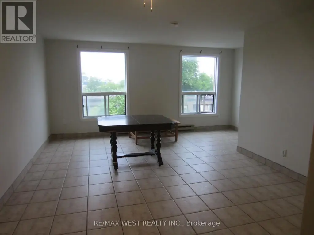 8 - 2965 Islington Avenue, Toronto (Humber Summit)