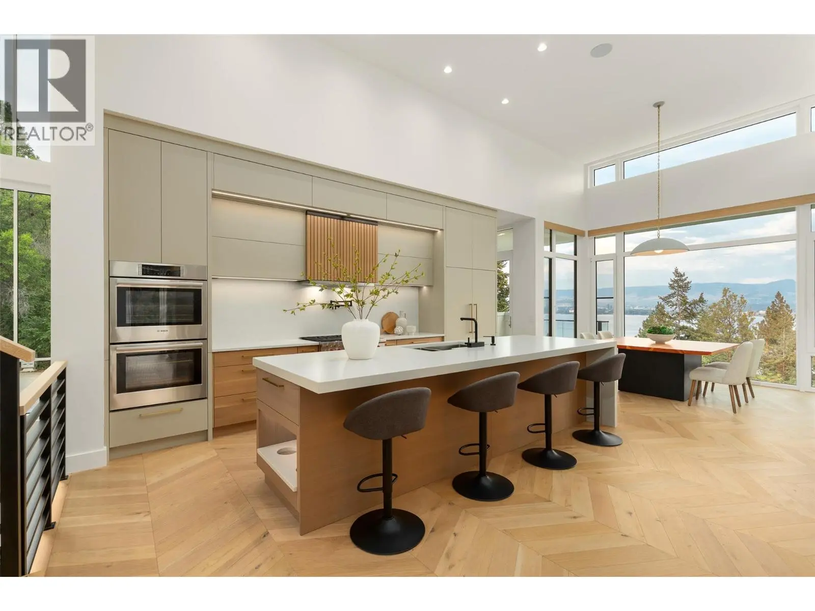 2843 Lakeridge Road. West Kelowna, British Columbia