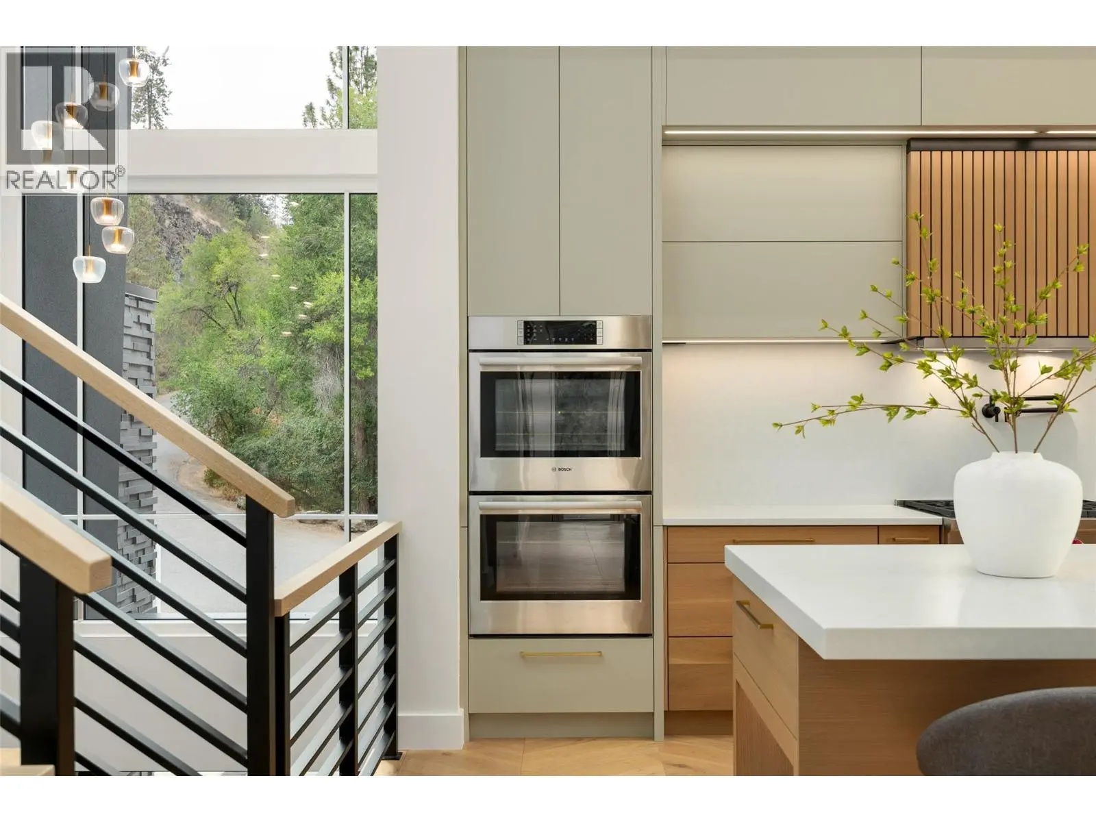 2843 Lakeridge Road. West Kelowna, British Columbia