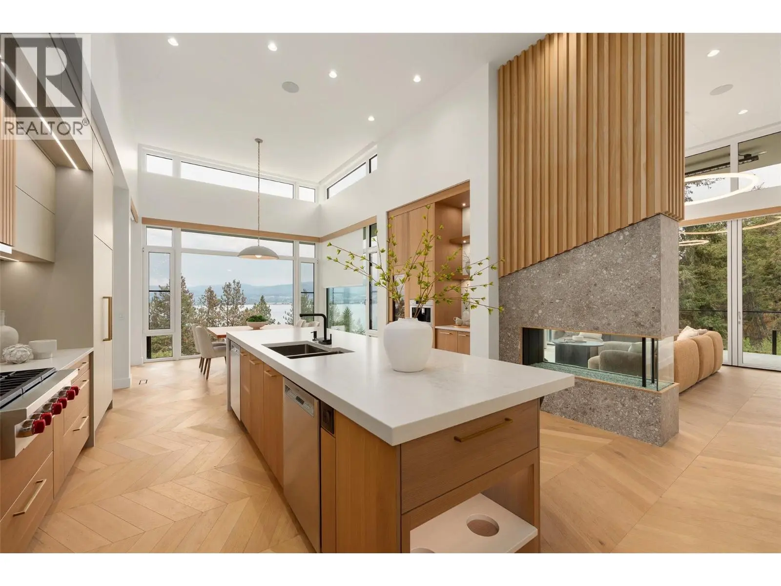 2843 Lakeridge Road. West Kelowna, British Columbia