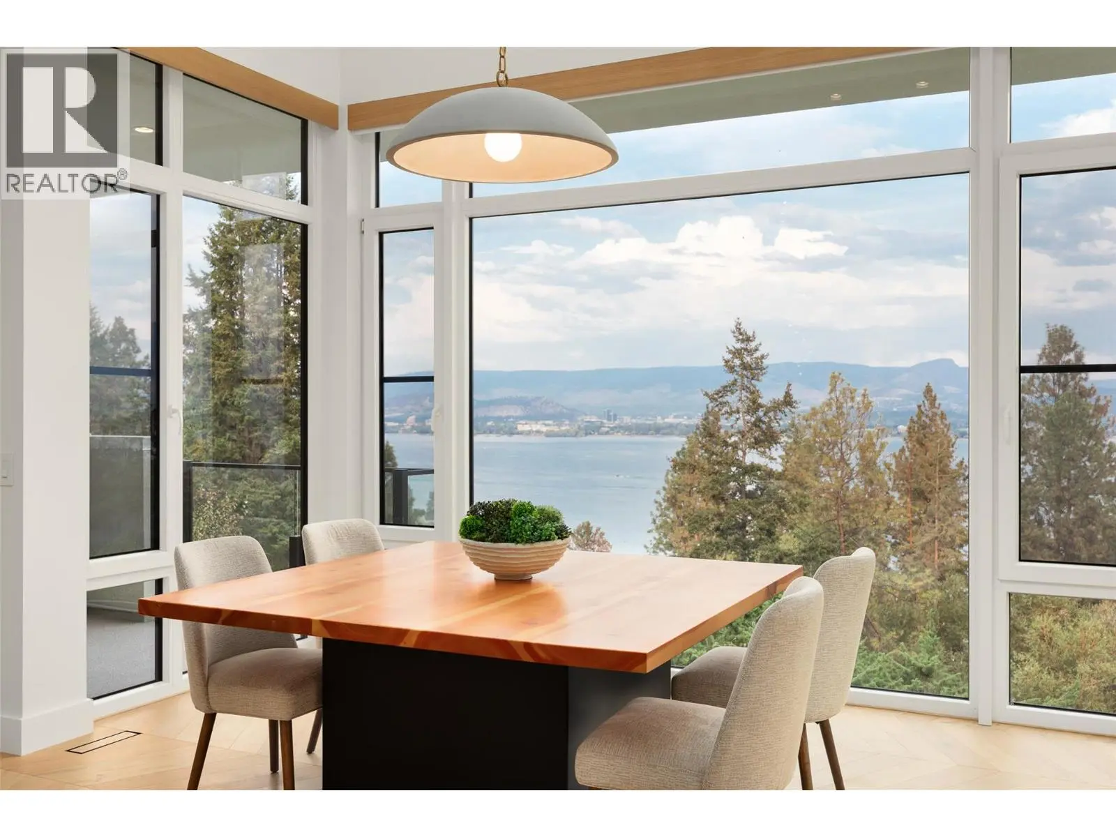2843 Lakeridge Road. West Kelowna, British Columbia