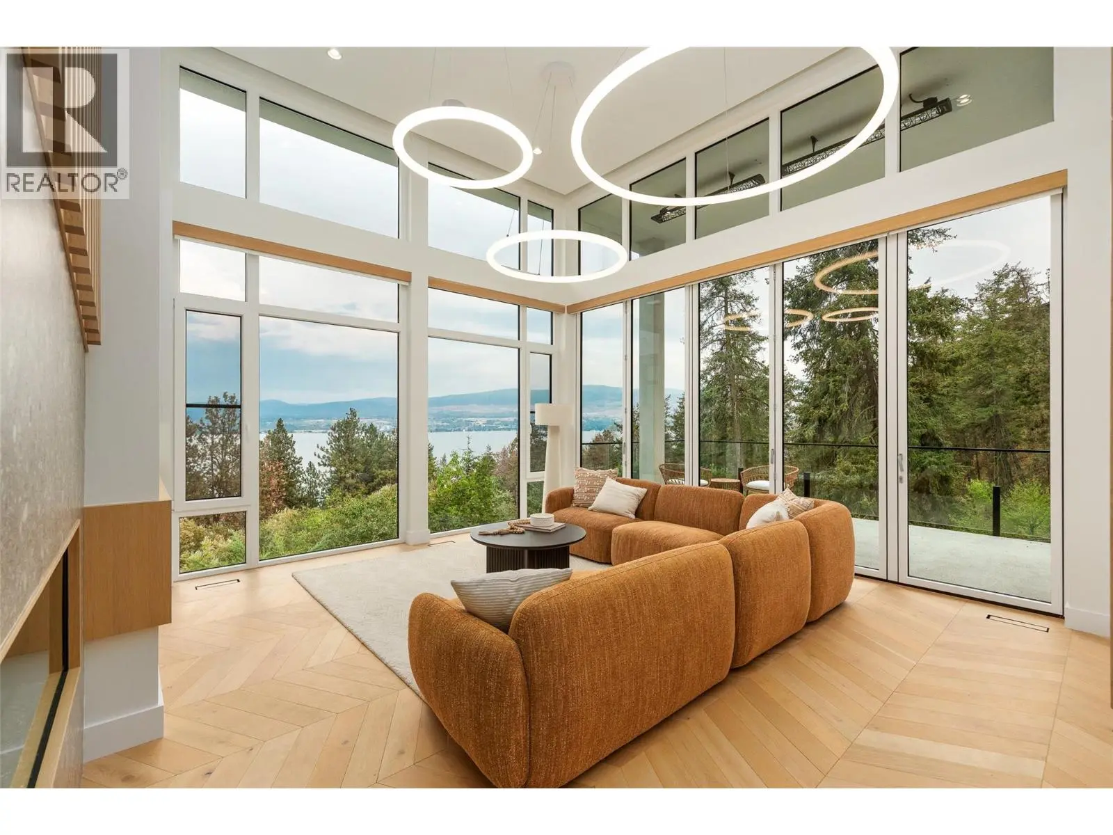 2843 Lakeridge Road. West Kelowna, British Columbia