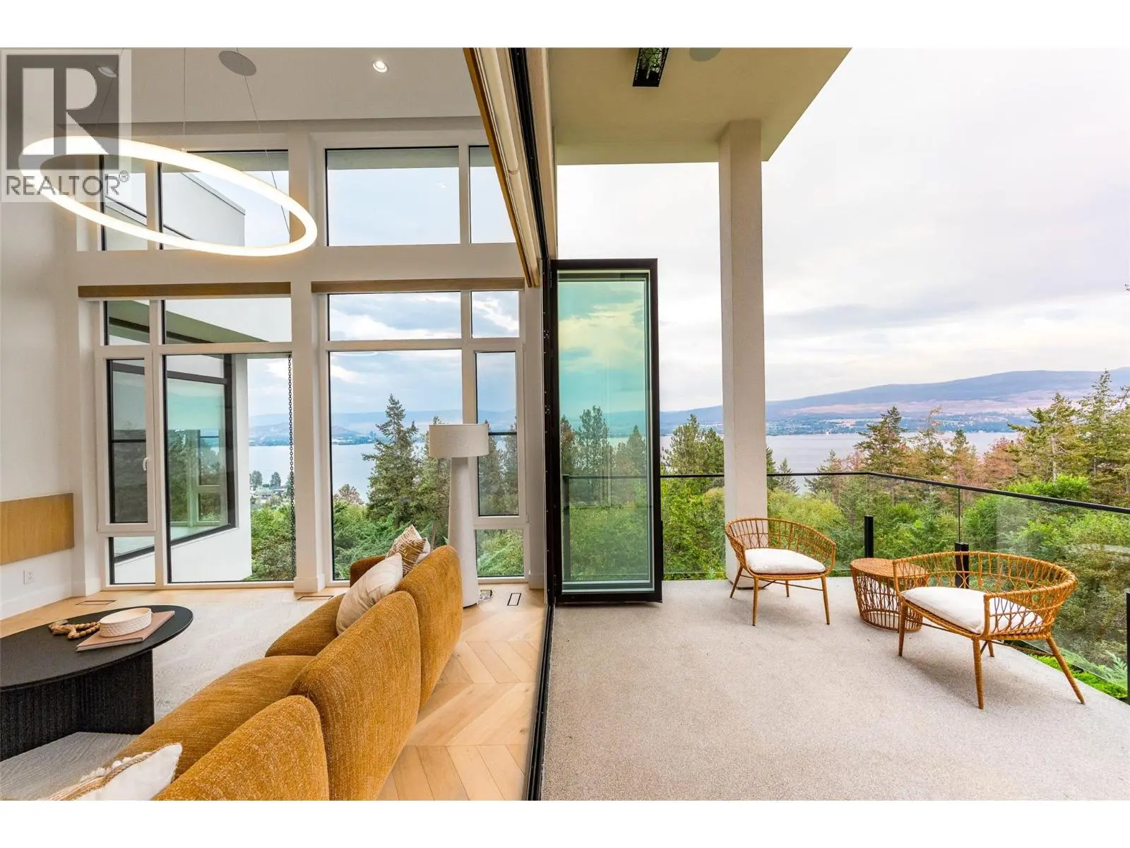 2843 Lakeridge Road. West Kelowna, British Columbia
