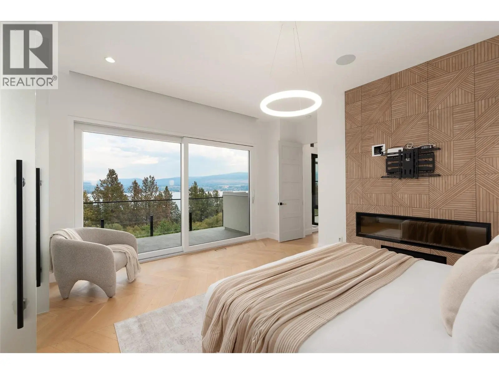 2843 Lakeridge Road. West Kelowna, British Columbia