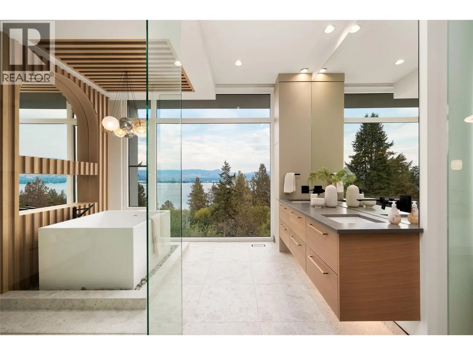 2843 Lakeridge Road. West Kelowna, British Columbia