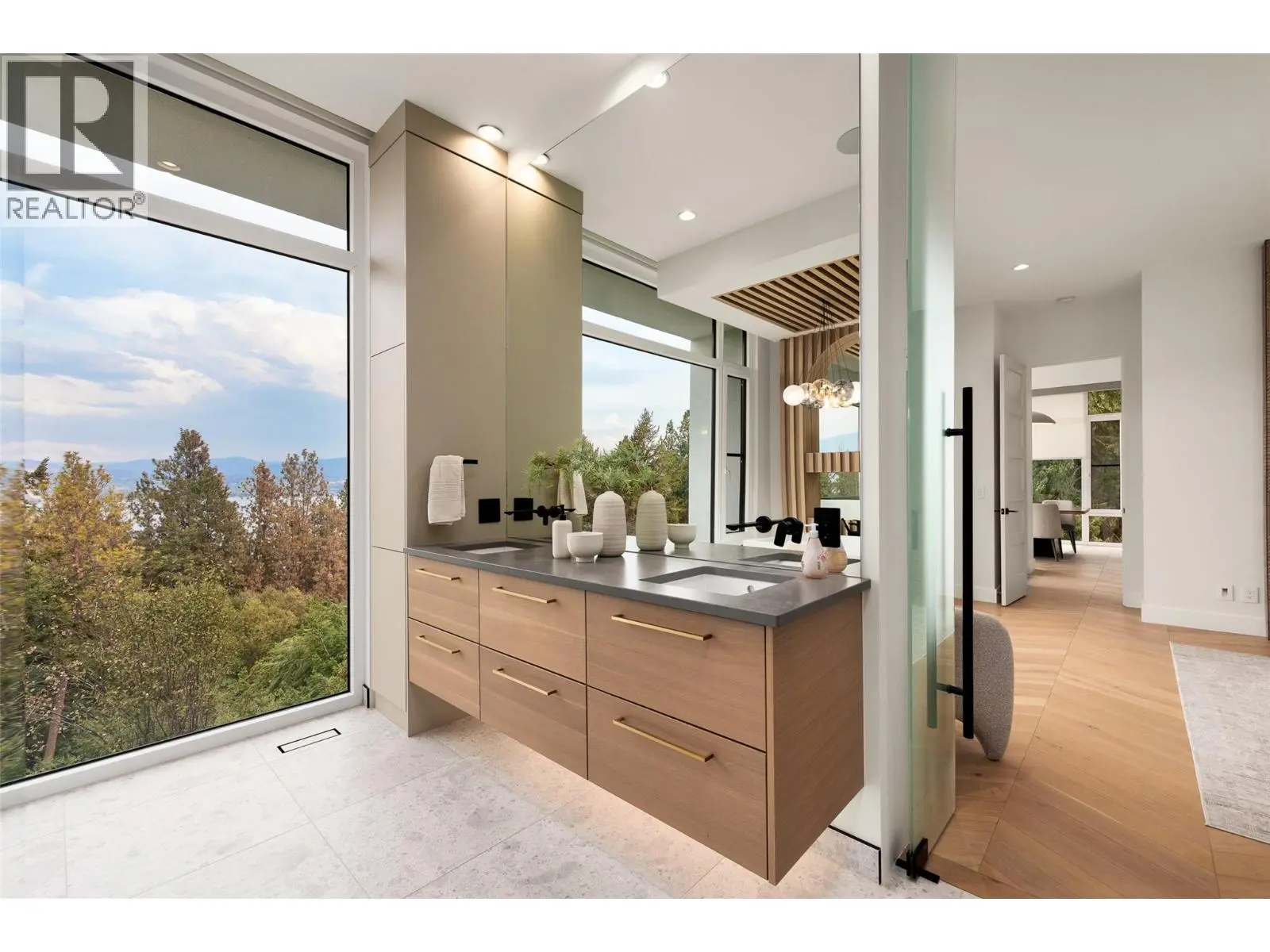 2843 Lakeridge Road. West Kelowna, British Columbia