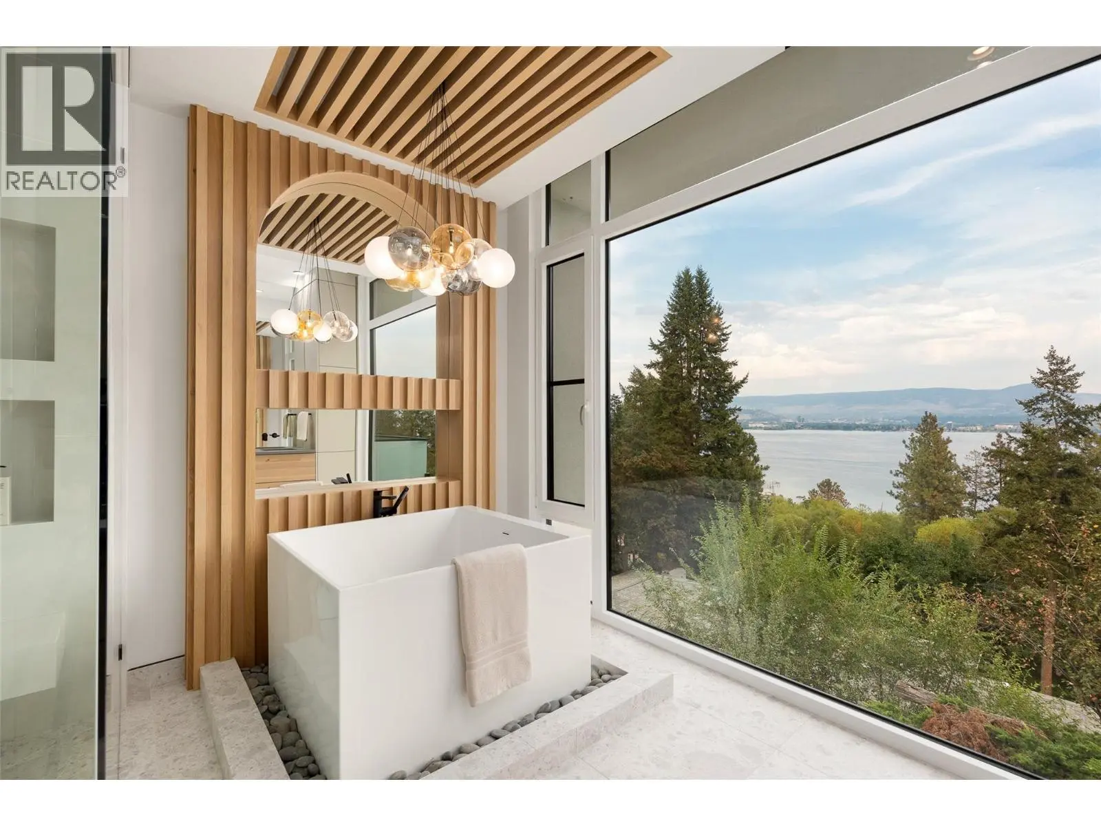 2843 Lakeridge Road. West Kelowna, British Columbia