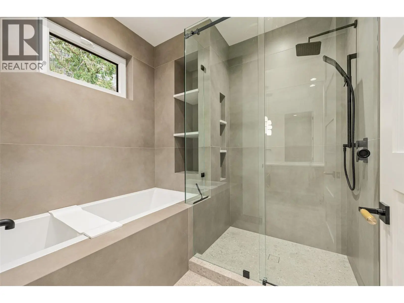 2843 Lakeridge Road. West Kelowna, British Columbia