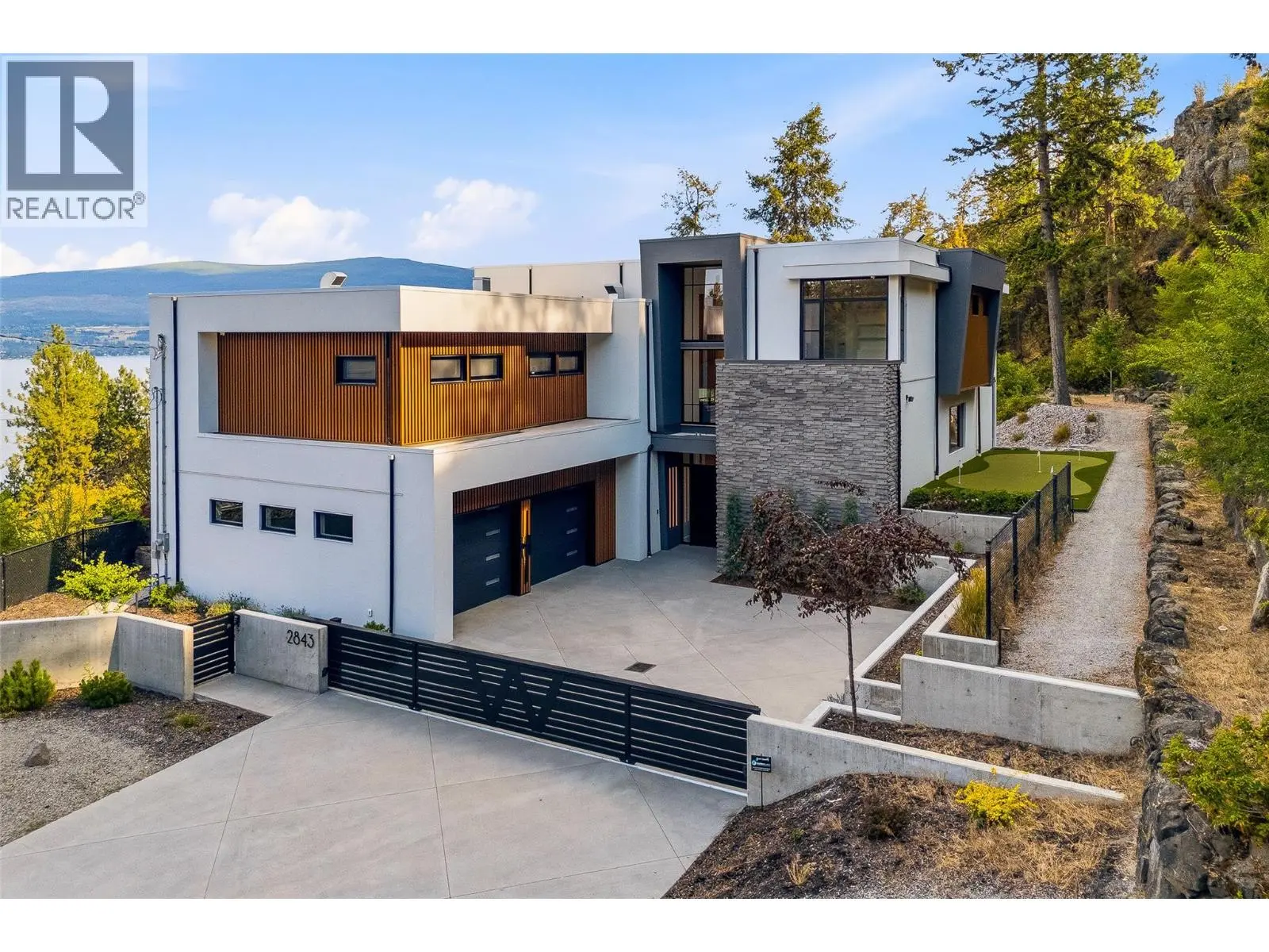 2843 Lakeridge Road. West Kelowna, British Columbia