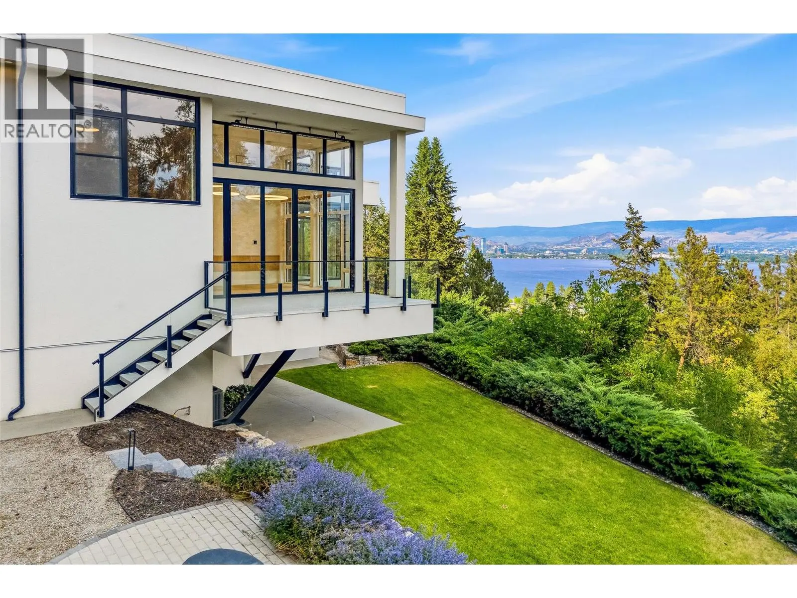 2843 Lakeridge Road. West Kelowna, British Columbia