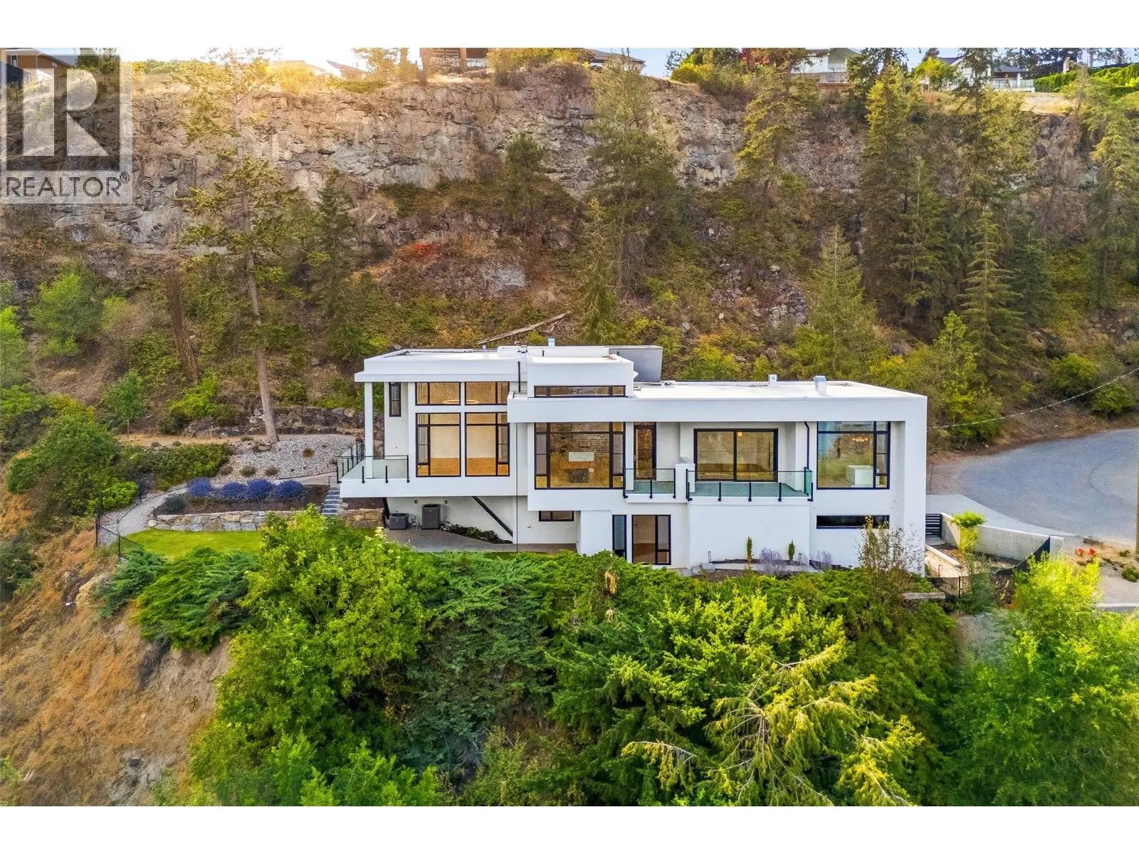 2843 Lakeridge Road. West Kelowna, British Columbia
