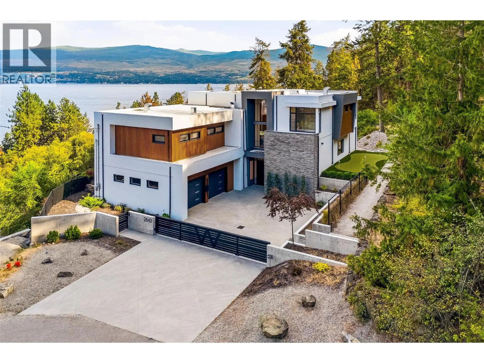 2843 Lakeridge Road. West Kelowna, British Columbia