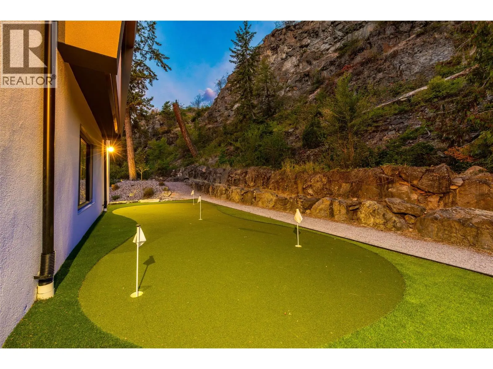 2843 Lakeridge Road. West Kelowna, British Columbia