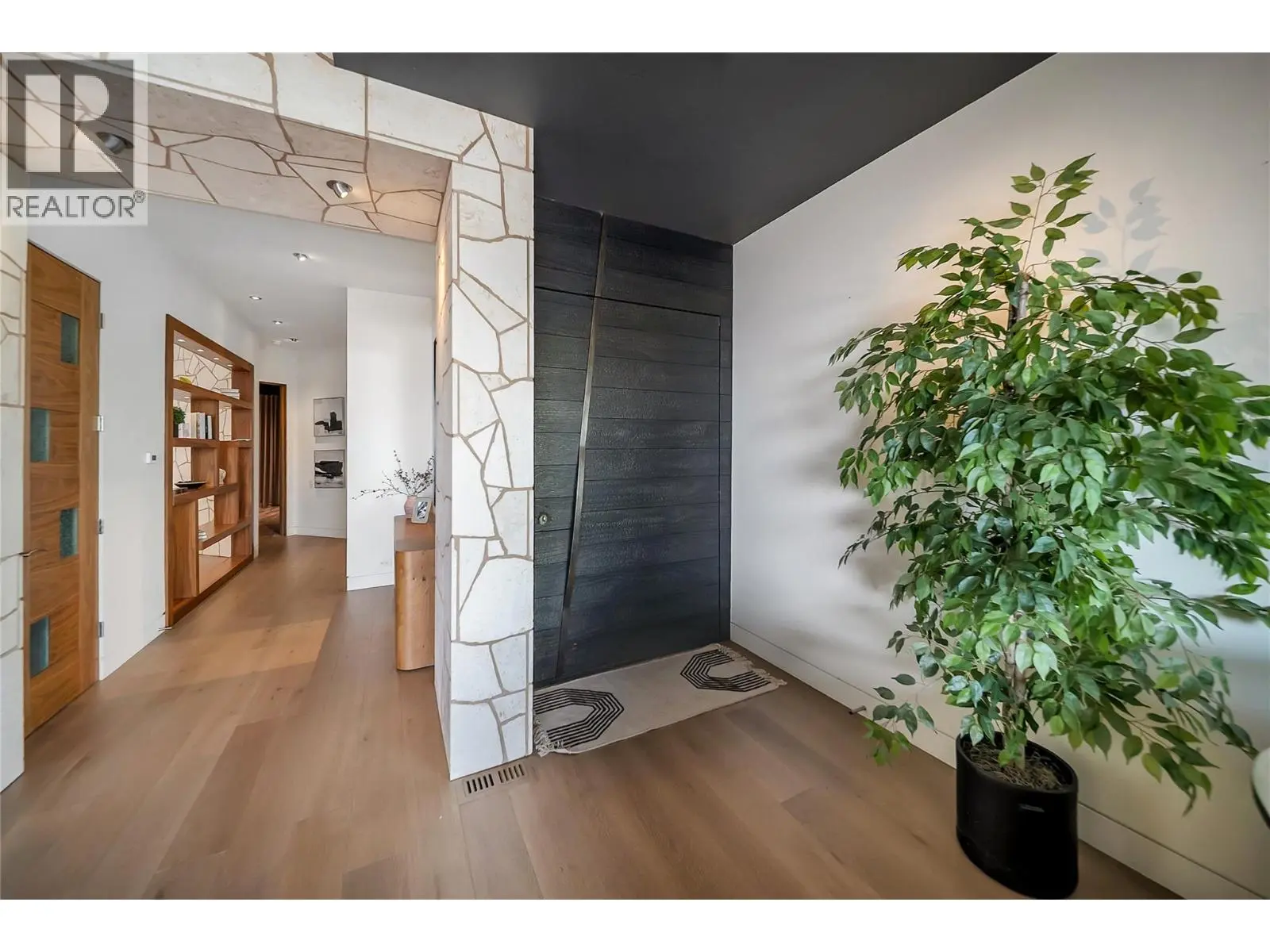 732 Highpointe Place. Kelowna, British Columbia
