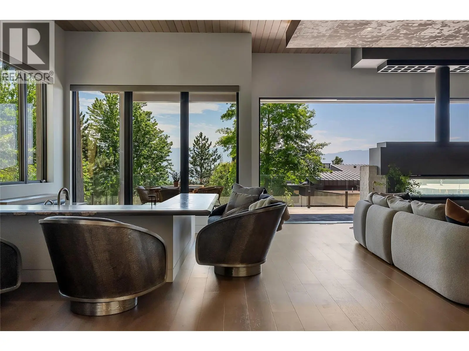 732 Highpointe Place. Kelowna, British Columbia