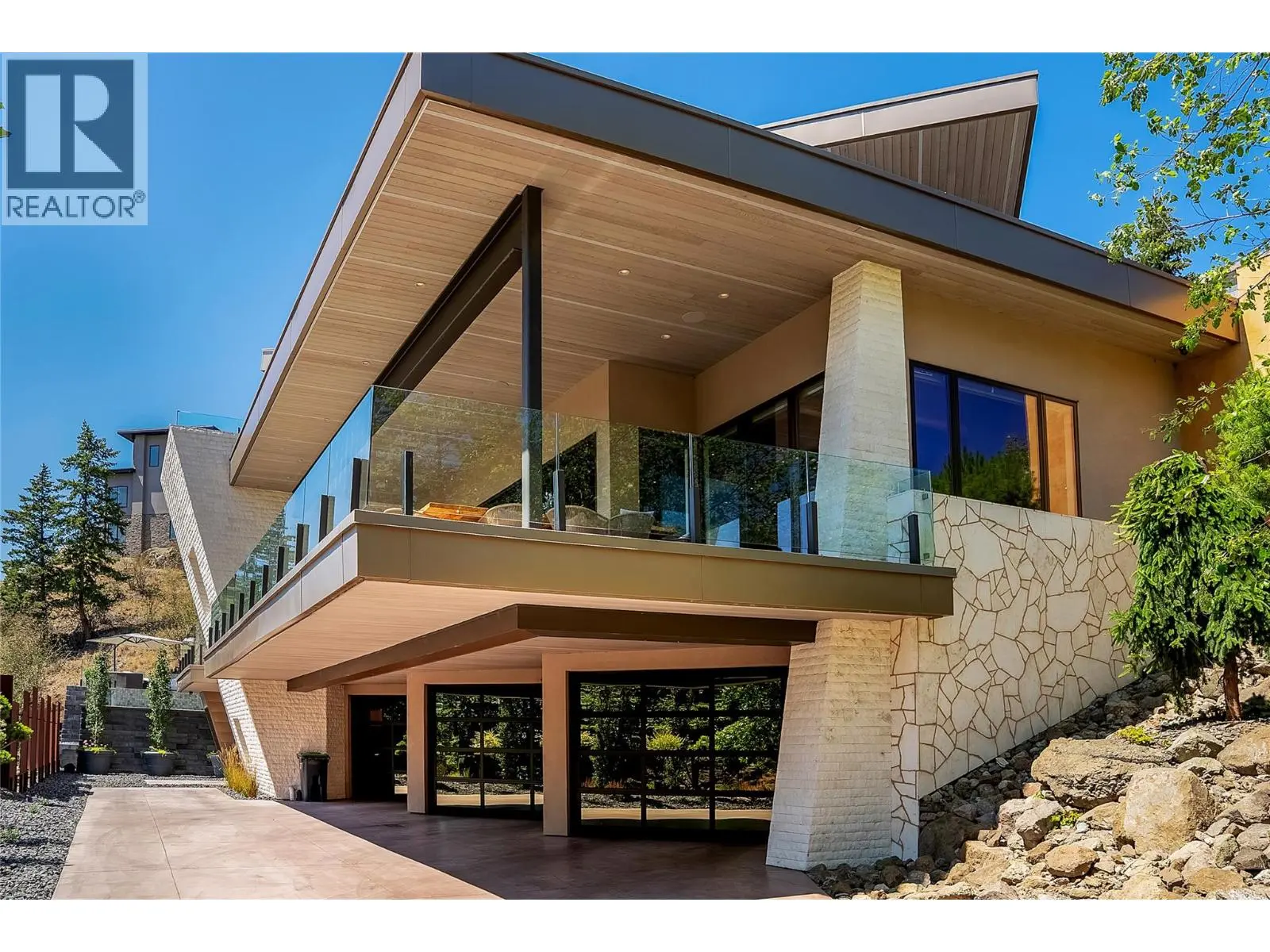 732 Highpointe Place. Kelowna, British Columbia