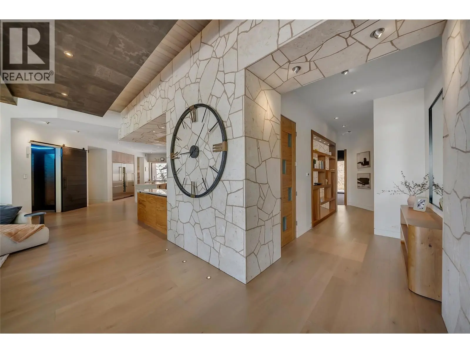 732 Highpointe Place. Kelowna, British Columbia
