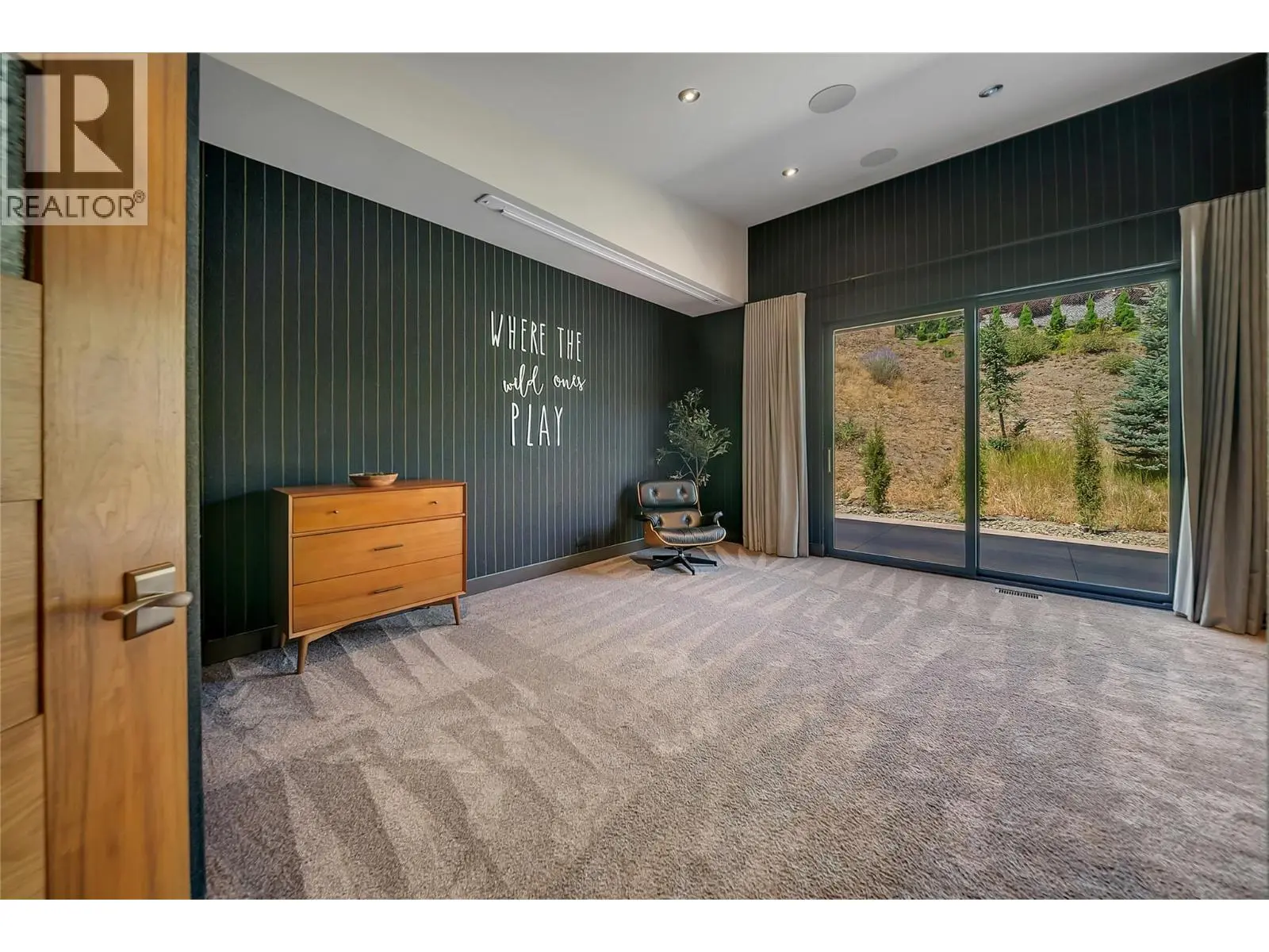 732 Highpointe Place. Kelowna, British Columbia