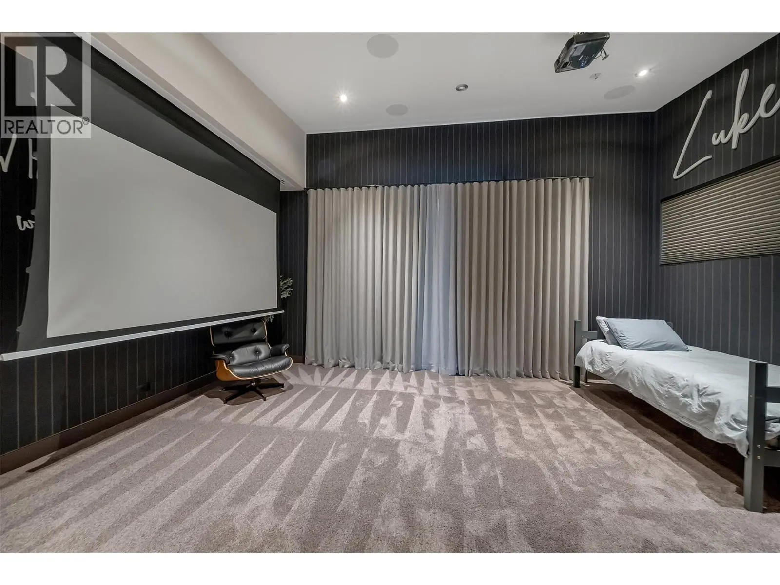 732 Highpointe Place. Kelowna, British Columbia
